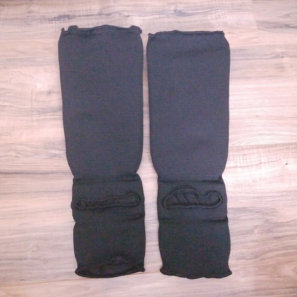 Barely Used | Grappling Instep Shin Guards, Large - Picture 4 of 8